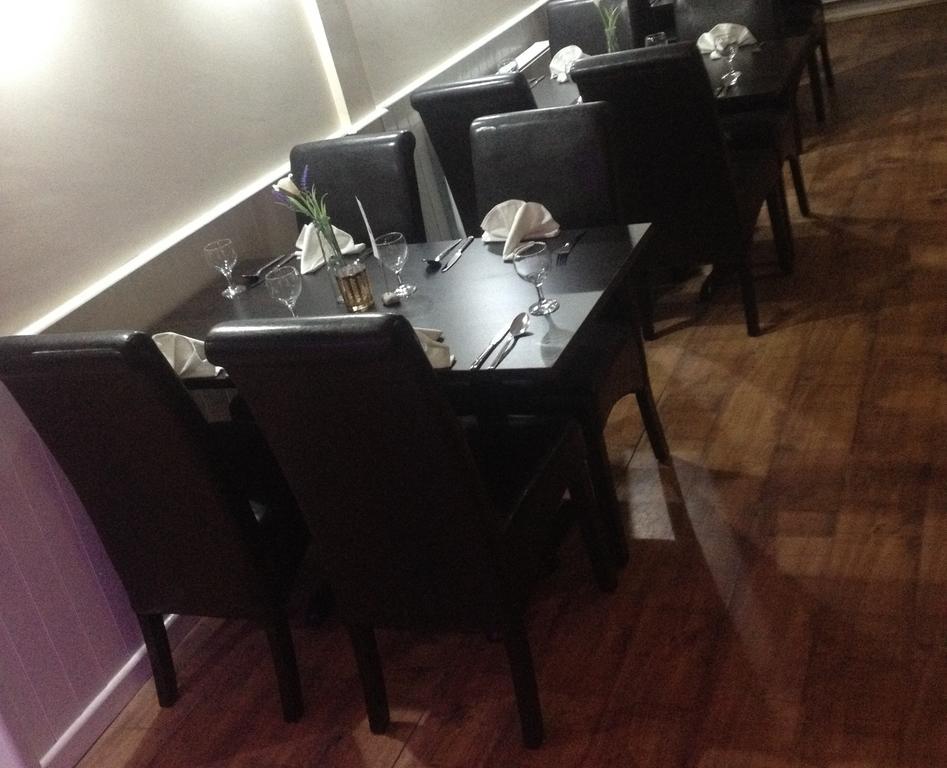 Zara Continental Hotel Langholm Экстерьер фото